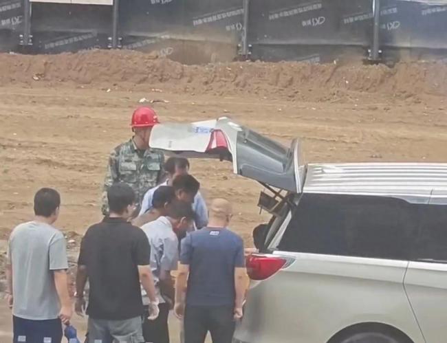 内蒙古一工地塔吊吊运时发生事故 一人身亡(图1) 内蒙古一工地塔吊吊运时发生事故 一人身亡(图1)