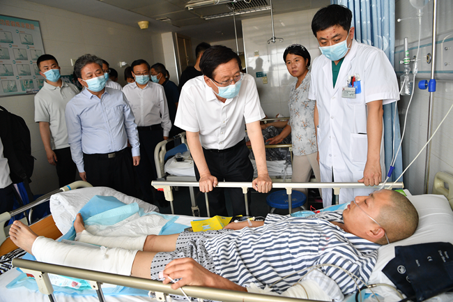 应急管理部工作组在宁夏银川市指导燃气爆炸事故应急处置工作(图2) 应急管理部工作组在宁夏银川市指导燃气爆炸事故应急处置工作(图2)